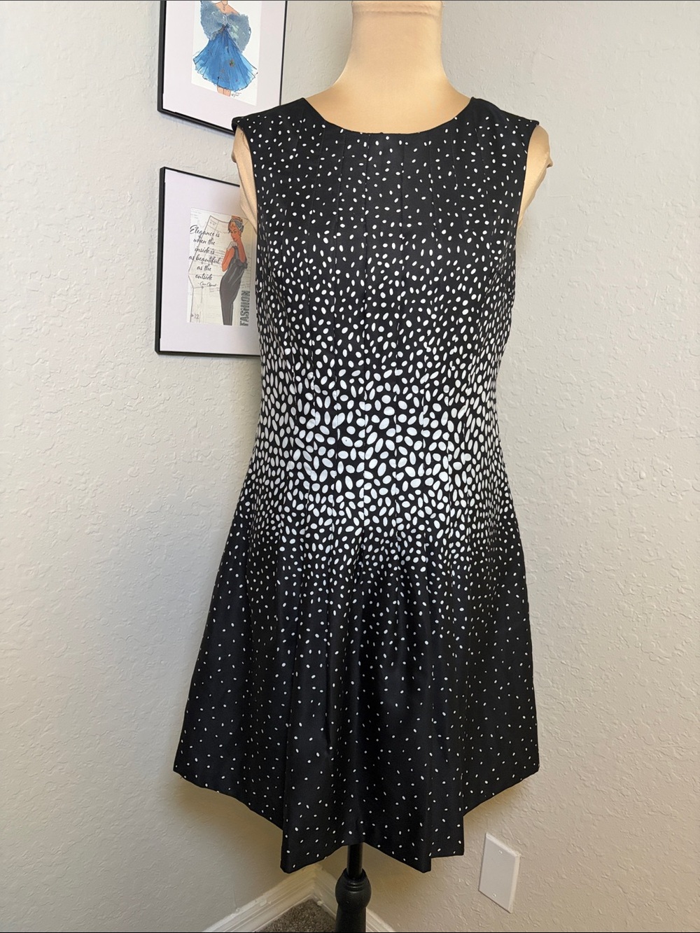 Ann Taylor Petite sleeveless dress black and white abstract print design size 2